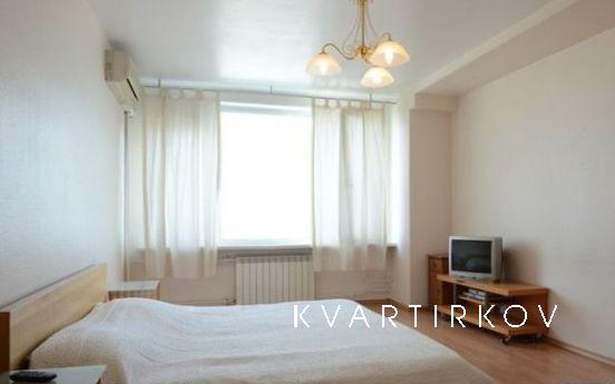 Работаем 24 часа! Сдаю посуточно / на сутки и по часам 2-ком