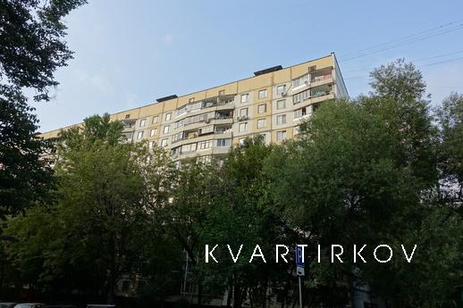 1 комнатная квартира возле метро, Москва - квартира посуточно