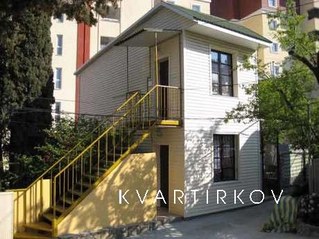 2-storey house in Alushta. Two equal one-room double rooms i