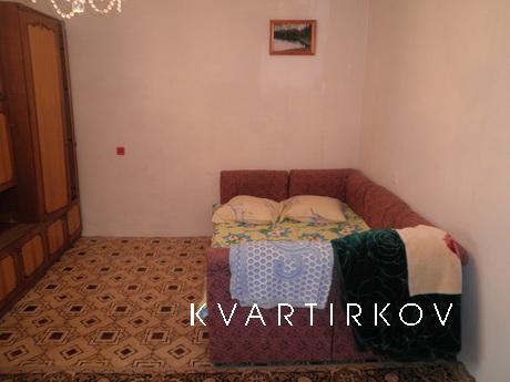 nice apartment in a good location to the, Alushta - apartment by the day