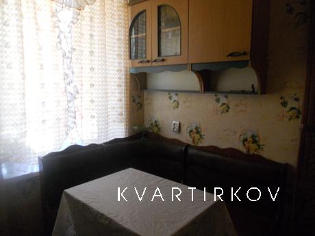 Two-bedroom apartment in the center of S, Sudak - apartment by the day