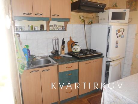 Two-bedroom apartment in the center of S, Sudak - apartment by the day