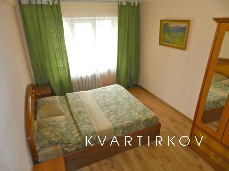 Big and cozy 3 bedroom apartment near the left bank meters (
