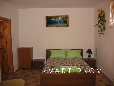 I rent my 1-on. square in Sudak close to, Sudak - apartment by the day