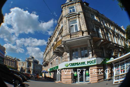 A bright beautiful 2 bedroom apartment on Deribasovskoy 100 