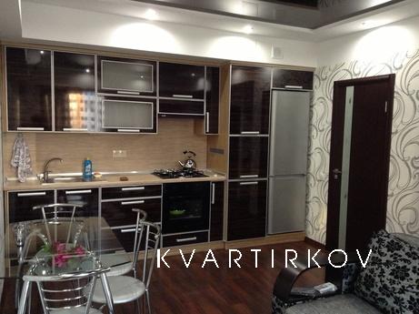 Дом с отдельным двором, расположен в районе развлекательного