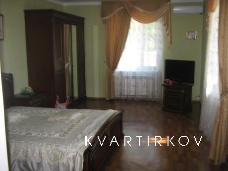 Rent a big house with a gazebo, Yevpatoriya - apartment by the day