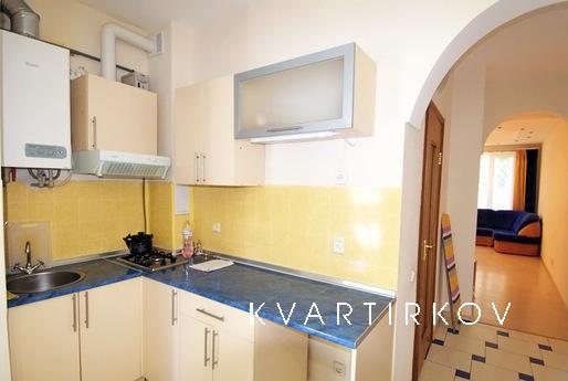 Studio apartment, 3 min. from the sea, Yalta - apartment by the day