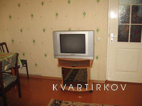 Rent one-room house on the land, Yevpatoriya - apartment by the day