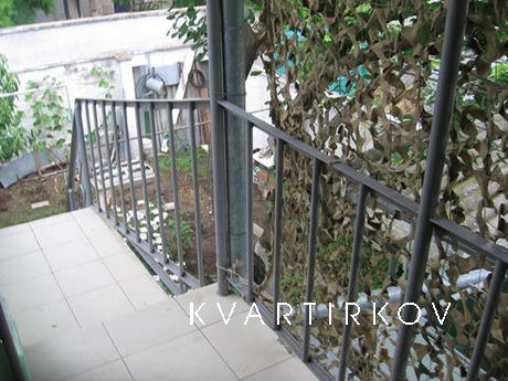 Rent 2-bedroom house on the land, Yevpatoriya - apartment by the day
