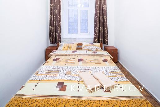 Уютная двухкомнатная квартира в центре города у подножья Выс