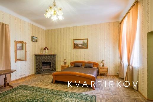 Предлагаем Вашему вниманию просторую и уютную двухкомнатную 