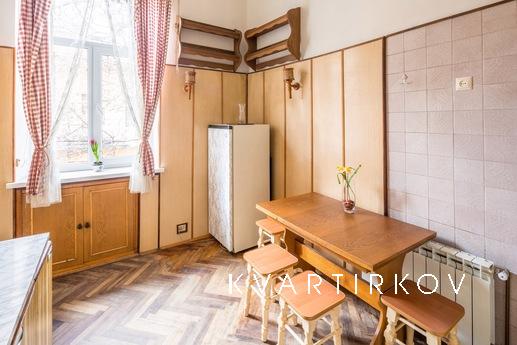 2-кімнатна квартира недалеко від вокзалу, Львів - квартира подобово