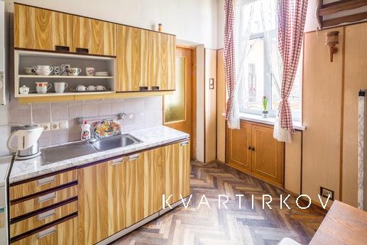 2-кімнатна квартира недалеко від вокзалу, Львів - квартира подобово