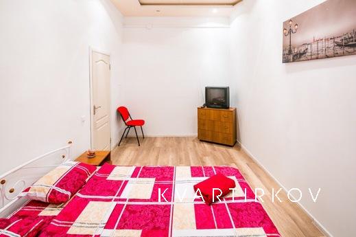 3х кімнатна квартира на Площі Ринок, Львів - квартира подобово