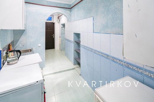 3х кімнатна квартира на Площі Ринок, Львів - квартира подобово