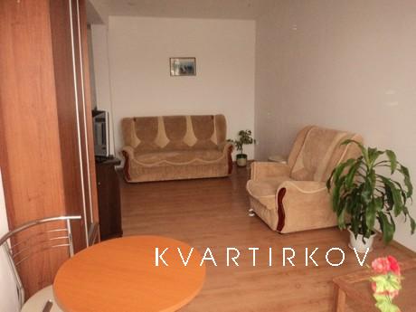 2 floor house with views of the Ai-Petri, Alupka - apartment by the day