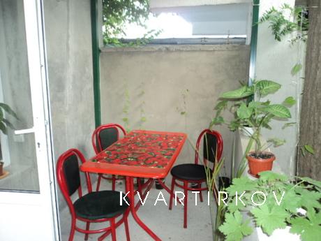 small house with its own pavilion., Alupka - apartment by the day