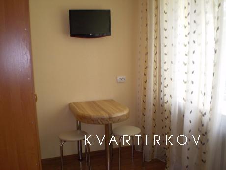 Rent from June 1 excellent apartment, Yevpatoriya - apartment by the day