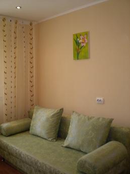 Rent from June 1 excellent apartment, Yevpatoriya - apartment by the day