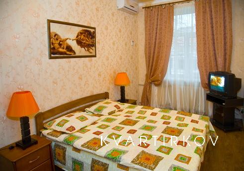 In the center of Odessa, Odessa - apartment by the day