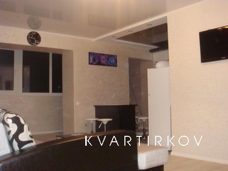 APARTMENT IN THE STYLE OF HI-TECH, Mykolaiv - apartment by the day