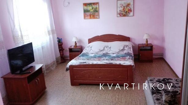 Daily rent a house with swimming pool, Sevastopol - apartment by the day