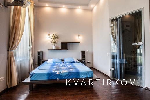Stylish, comfortable apartment in the heart of Kiev. Khresch
