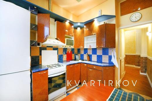 При аренде квартиры от 7 дней стоимость суток проживания 300