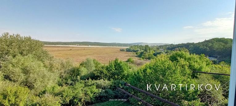 Уютная квартира с видом на Белую Скалу, Белогорск - квартира посуточно