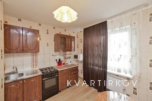 1-km apartment with renovated, Yekaterinburg - apartment by the day