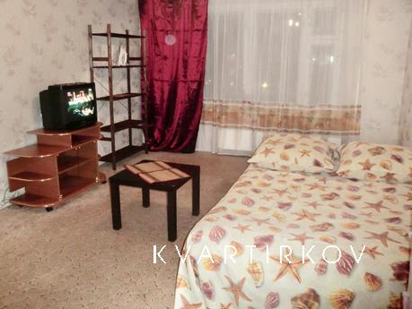 Уютная 1-км квартира в аренду на короткий срок расположена в