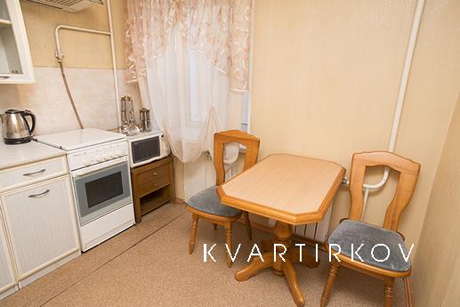 ПОСУТОЧНО ВОЗЛЕ МЕТРО, Екатеринбург - квартира посуточно