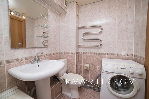 ПОСУТОЧНО ВОЗЛЕ МЕТРО, Екатеринбург - квартира посуточно