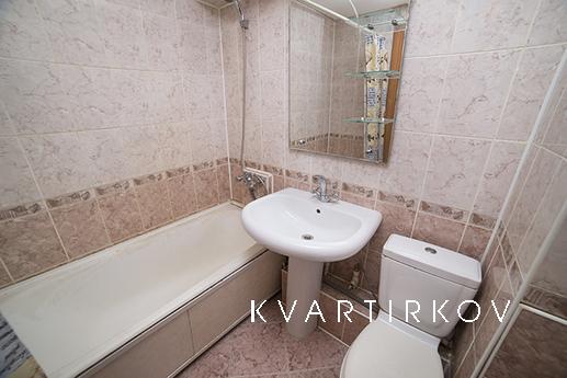 ПОСУТОЧНО ВОЗЛЕ МЕТРО, Екатеринбург - квартира посуточно