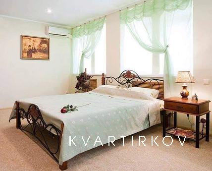 Charming housing in the heart of Kiev, h, Kyiv - apartment by the day