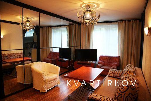 Spacious and comfortable two bedroom apartment in Sokolniki,