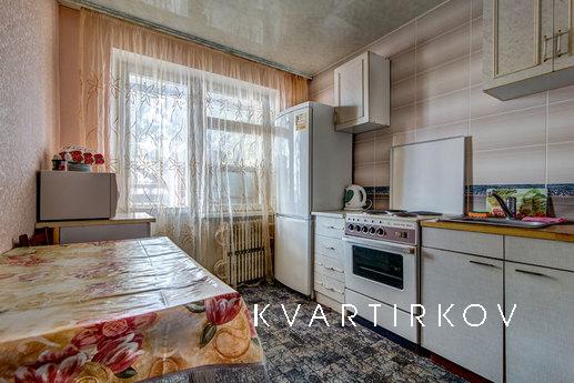 Rent 1-apartment, Dnipro (Dnipropetrovsk) - apartment by the day