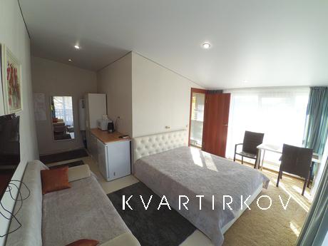 Очень уютный гостевой номер, панорамный вид, а главное комфо