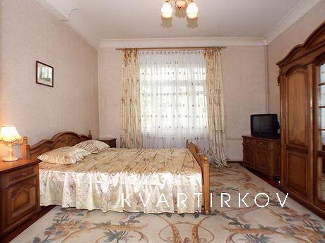 Расположение к больничным учреждениям города и области: Перв