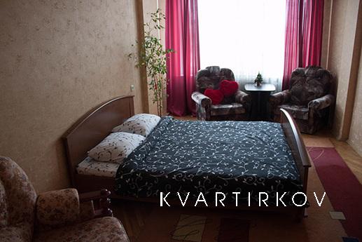 One bedroom apartment in the center of Kiev. The house is a 