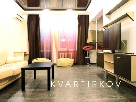 Daily bright two-room LUX. Located in the heart of the Dnipr