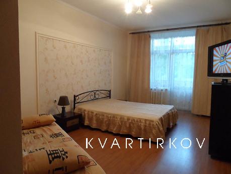 Evrokvartira near the Opera House, Park, Dnipro (Dnipropetrovsk) - apartment by the day
