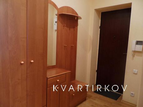 Daily, pochasovo2komn. near the Opera, Dnipro (Dnipropetrovsk) - apartment by the day