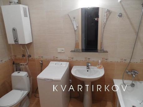 Daily, pochasovo2komn. near the Opera, Dnipro (Dnipropetrovsk) - apartment by the day