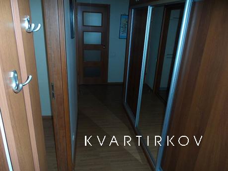 Sextuple 2 -room evrokvartira, Dnipro (Dnipropetrovsk) - apartment by the day