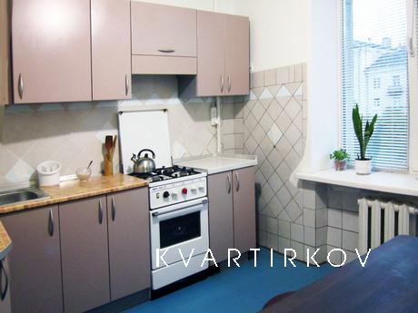 2 bedroom Karl Marx Center, Station, Dnipro (Dnipropetrovsk) - apartment by the day