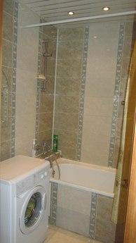 Сдается 2-х комнатная по ул. Самарцева 3, Тюмень - квартира посуточно