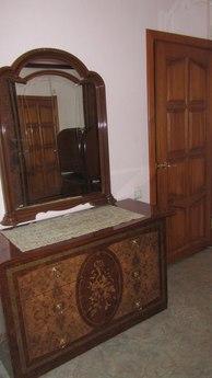 Сдается 2-х комнатная по ул. Чаплина 126, Тюмень - квартира посуточно