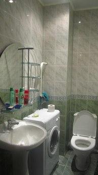 Сдается студия по  лет влксм 15/1, Тюмень - квартира посуточно